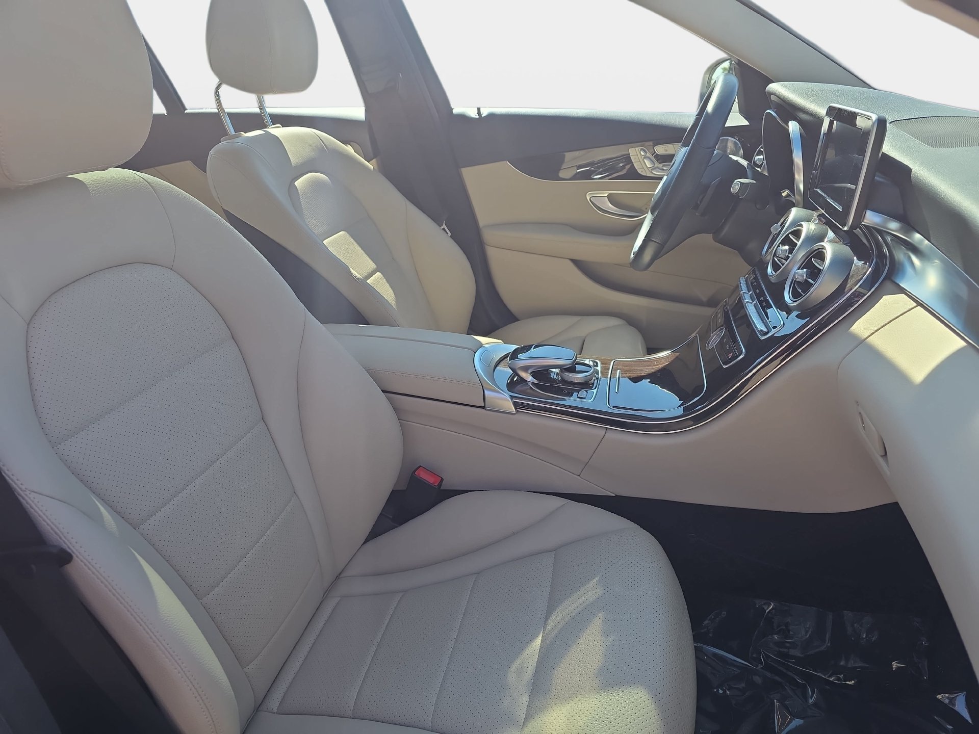Used 2015 Mercedes-Benz C 300 Sedan image 10