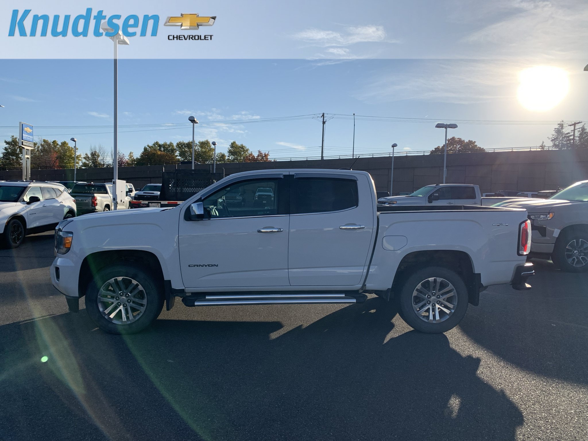 Used 2017 GMC Canyon SLT w/ Driver Alert Package AWD/4WD image 4