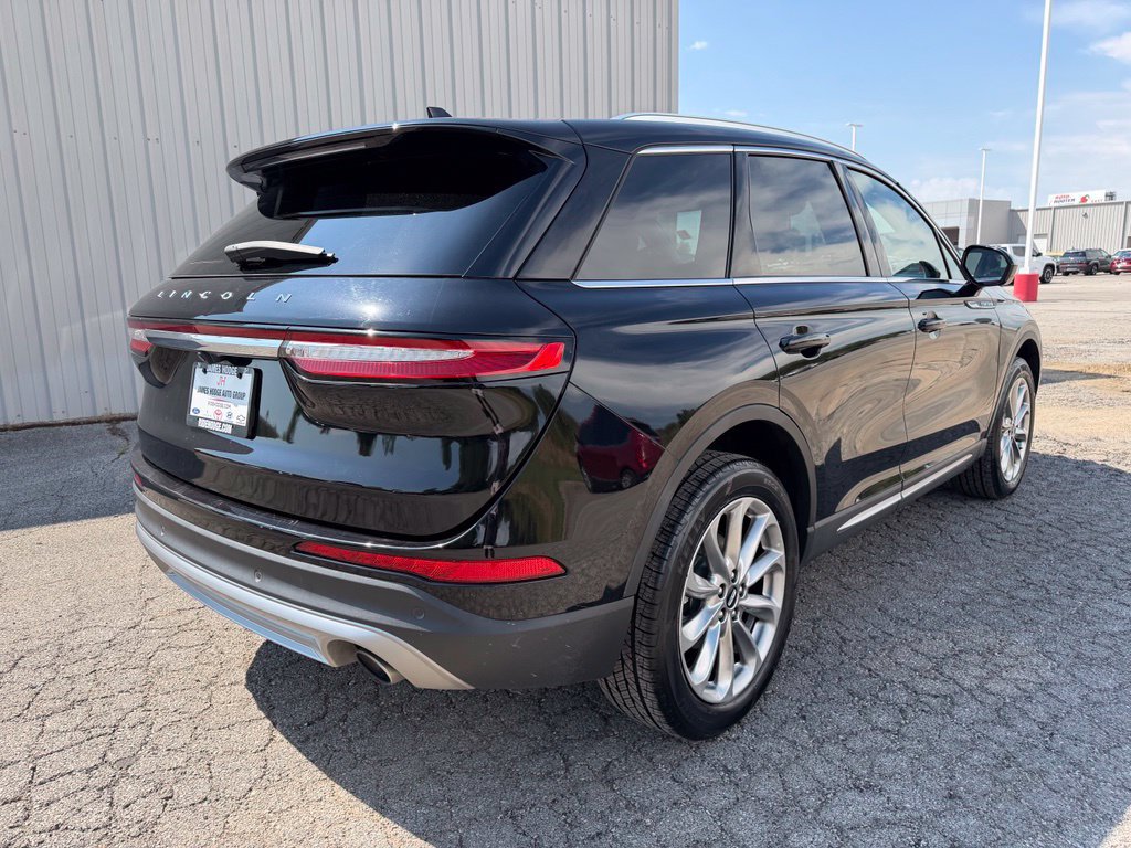 Used 2022 Lincoln Corsair AWD w/ Premium Package image 8