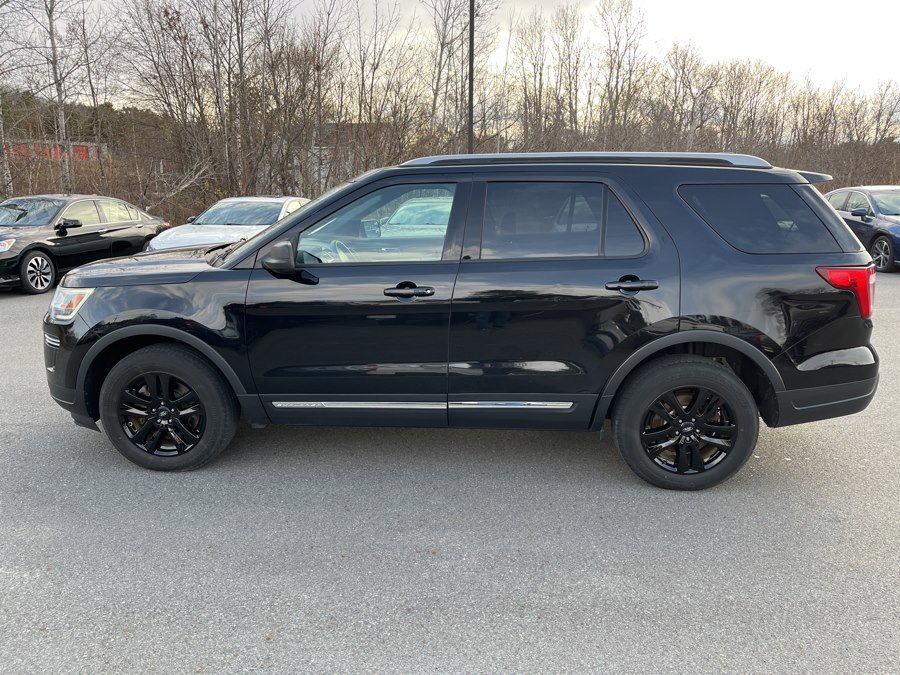 Used 2018 Ford Explorer XLT image 4