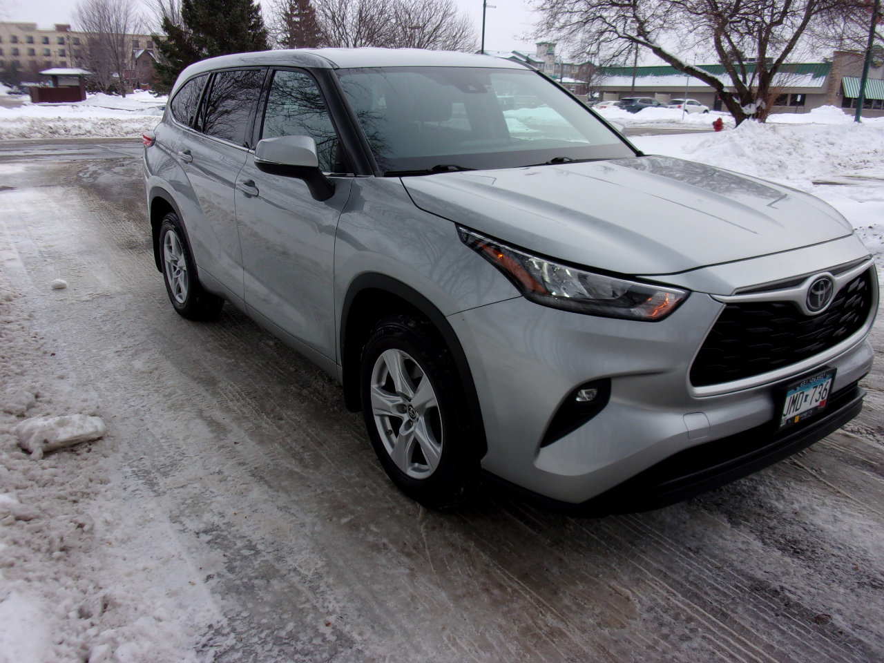 Used 2020 Toyota Highlander LE image 6