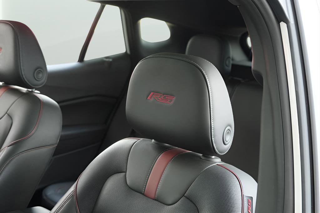 Used 2025 Chevrolet Trax RS w/ Sunroof Package image 22