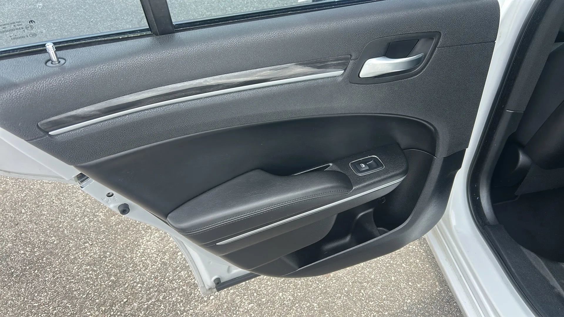 Used 2019 Chrysler 300 Touring w/ Sport Appearance Package RWD image 11