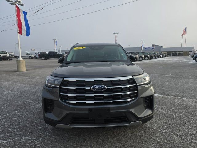 Used 2025 Ford Explorer Active image 10