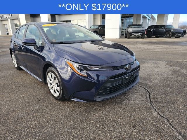 Used 2024 Toyota Corolla LE image 3