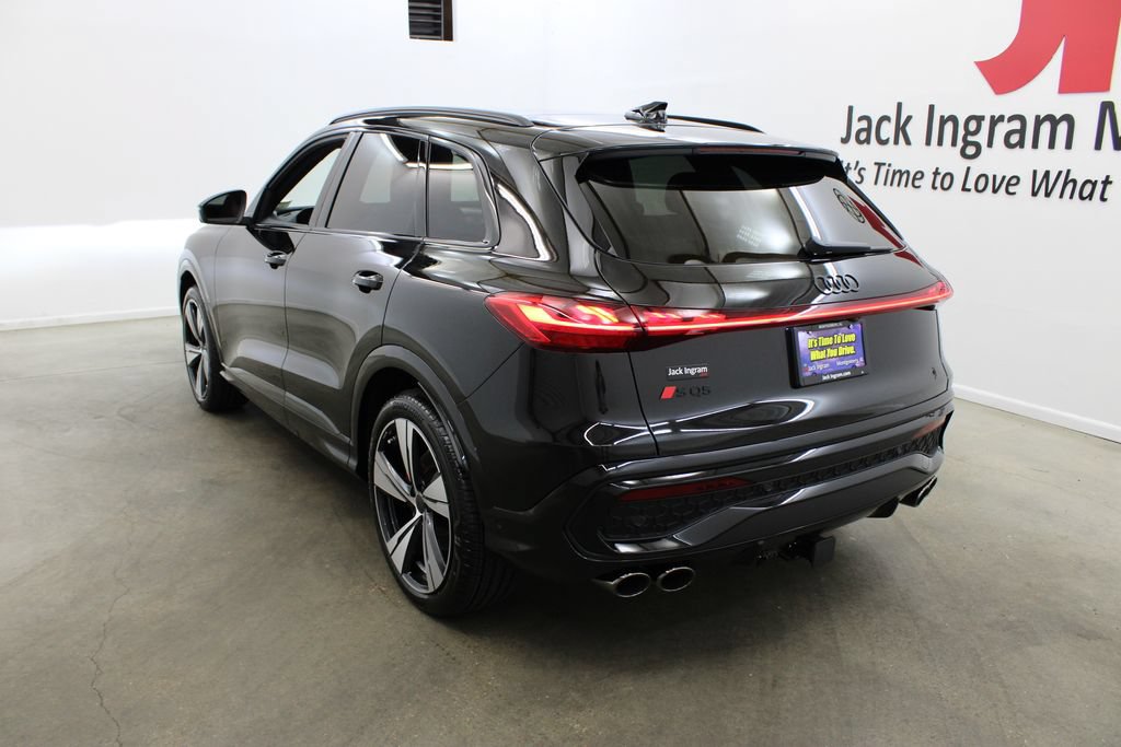 New 2026 Audi SQ5 Prestige AWD/4WD image 3