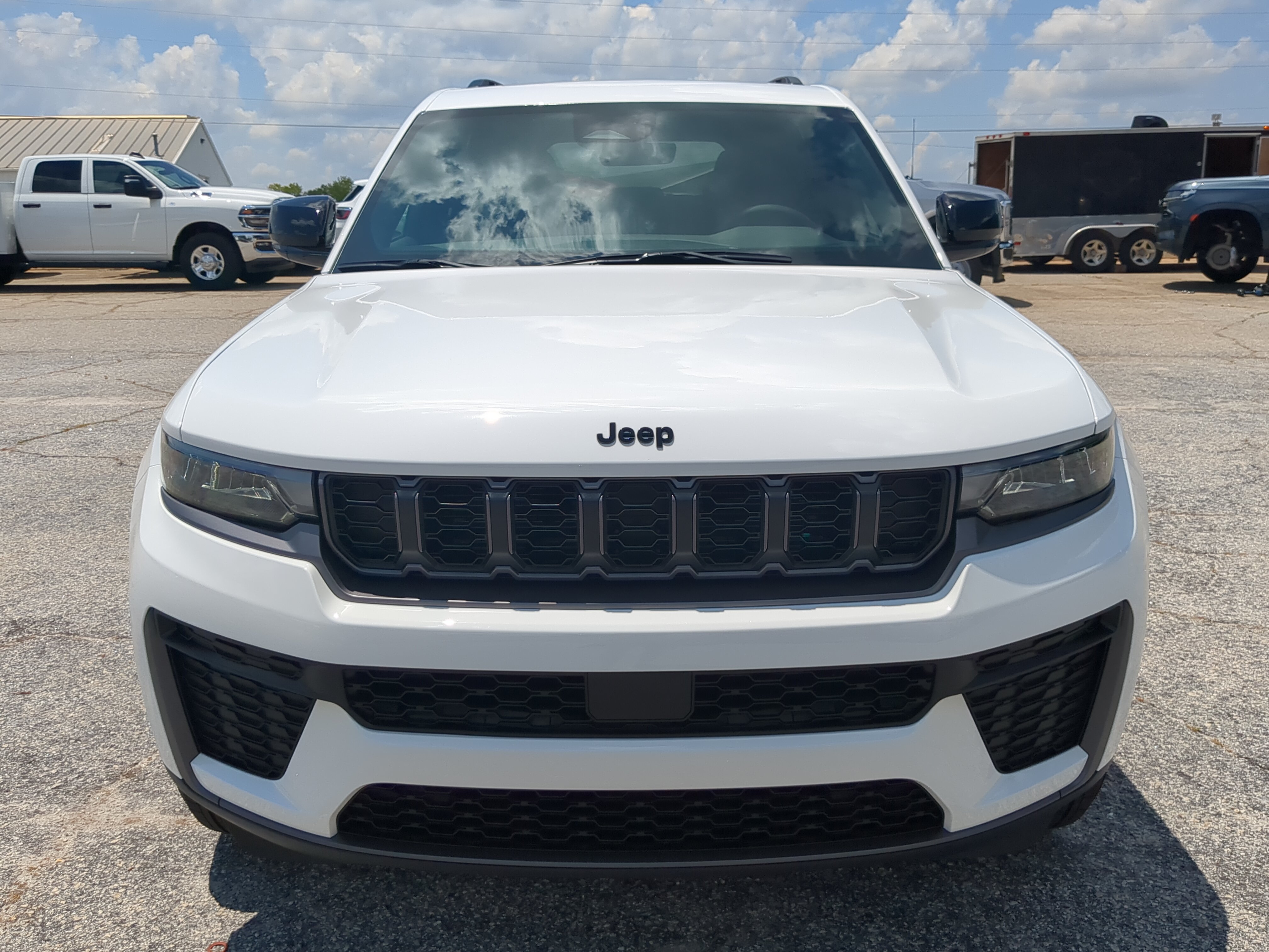 New 2026 Jeep Grand Cherokee Altitude RWD image 7