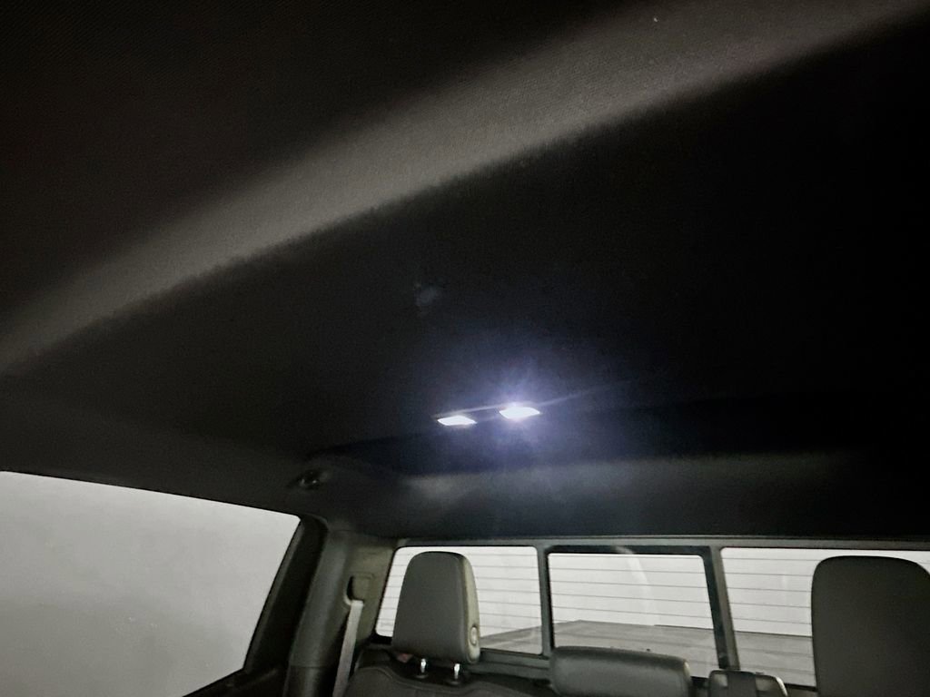 Used 2021 Chevrolet Silverado 1500 High Country image 21