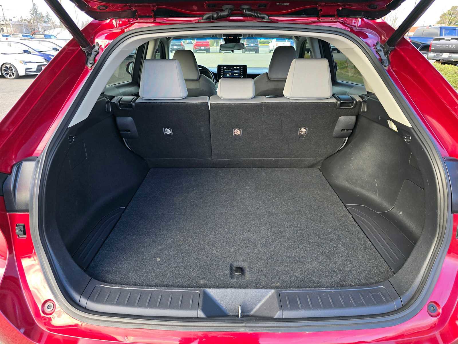 Used 2021 Toyota Venza LE w/ Carpet Mat Package (TMS) image 16