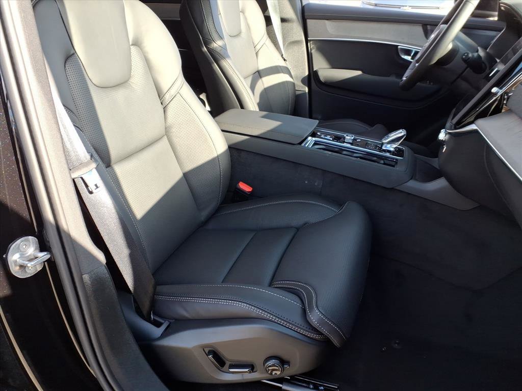 New 2026 Volvo XC90 T8 Ultra w/ Protection Package Premier image 4