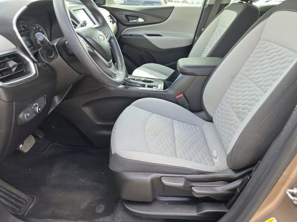 Used 2018 Chevrolet Equinox LS FWD image 23