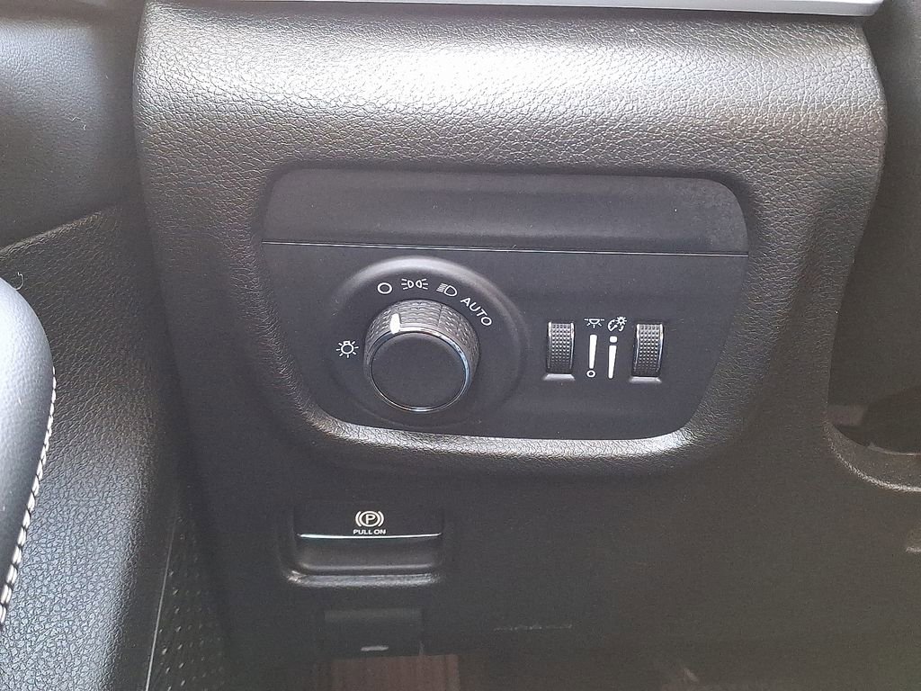 Used 2023 Jeep Grand Cherokee L Altitude image 27