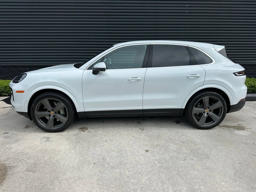 Certified 2024 Porsche Cayenne AWD/4WD image 2