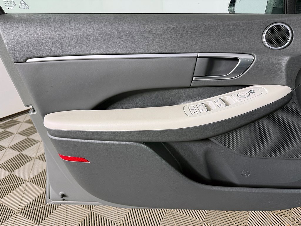 Certified 2023 Hyundai Sonata SEL w/ Convenience Package image 21
