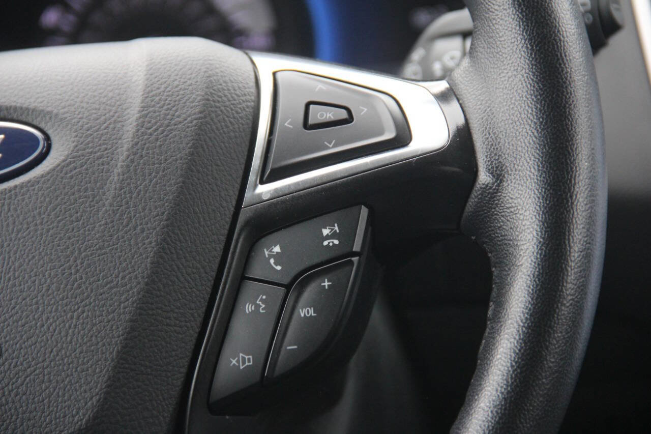 Certified 2024 Ford Edge SEL image 18