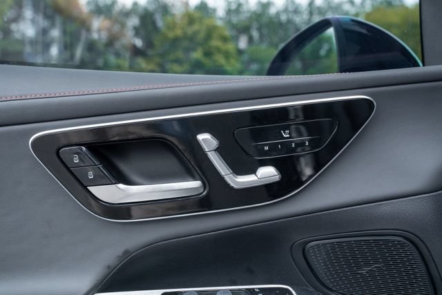 Used 2025 Mercedes-Benz GLC 43 AMG 4MATIC image 50