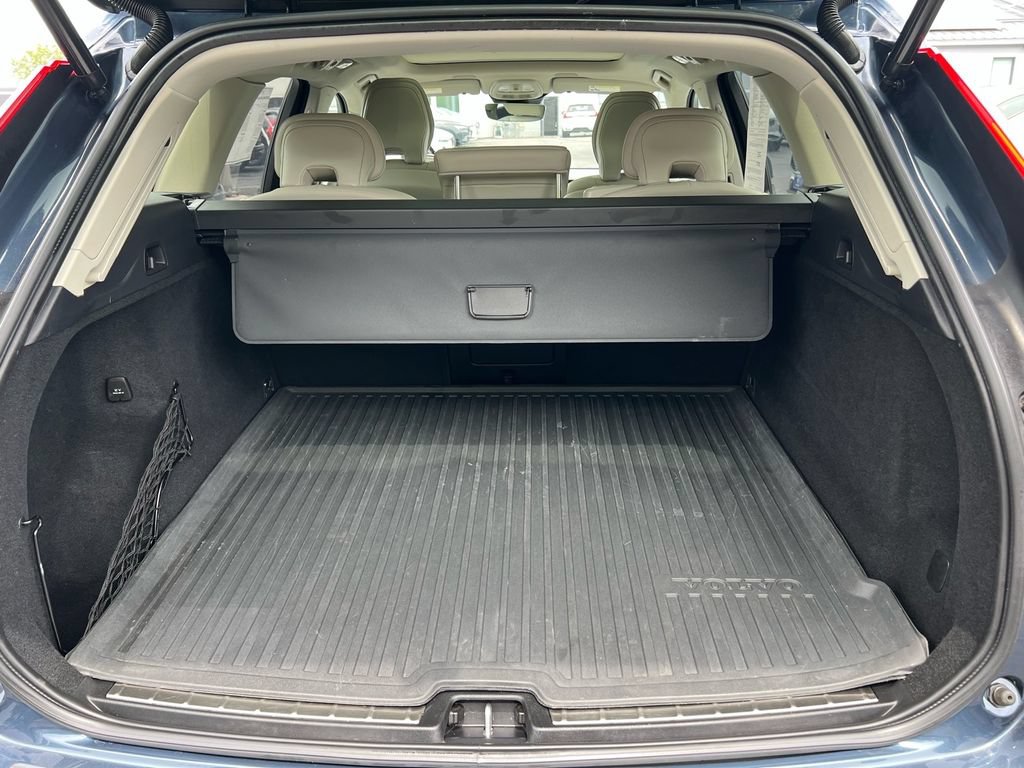 Certified 2023 Volvo XC60 B6 Ultimate w/ Protection Package Premier AWD/4WD image 26