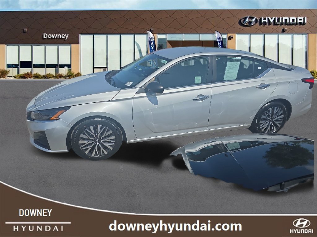 Used 2024 Nissan Altima 2.5 SV FWD image 2