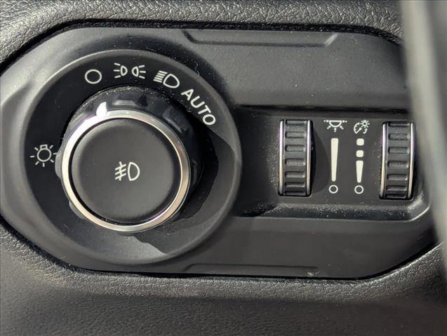 Used 2018 Jeep Wrangler Unlimited Sahara image 10