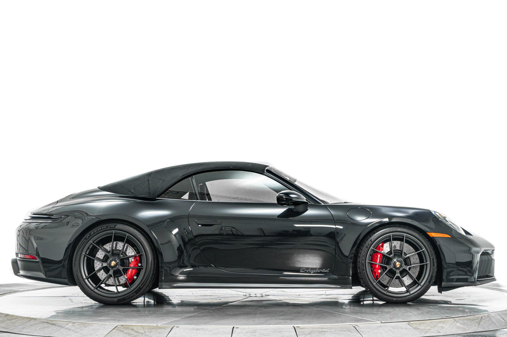 Used 2026 Porsche 911 GTS image 18