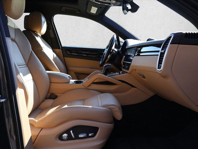 Used 2020 Porsche Cayenne AWD/4WD image 27