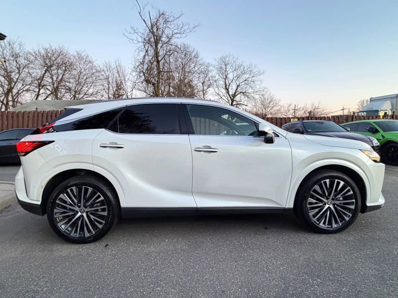 Used 2025 Lexus RX 350 w/ Convenience Package AWD/4WD image 4