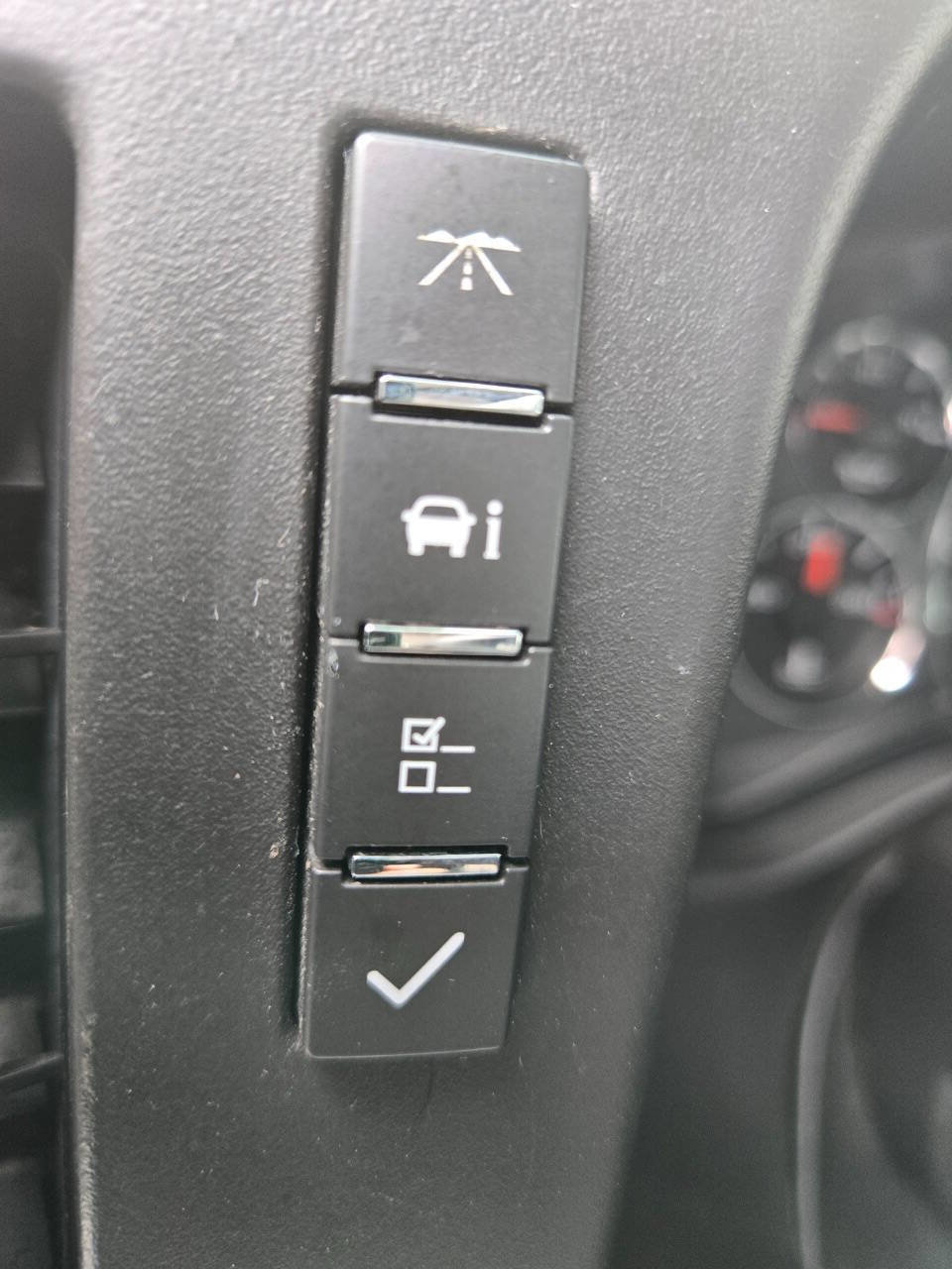 Used 2013 Chevrolet Express 3500 Extended RWD image 15