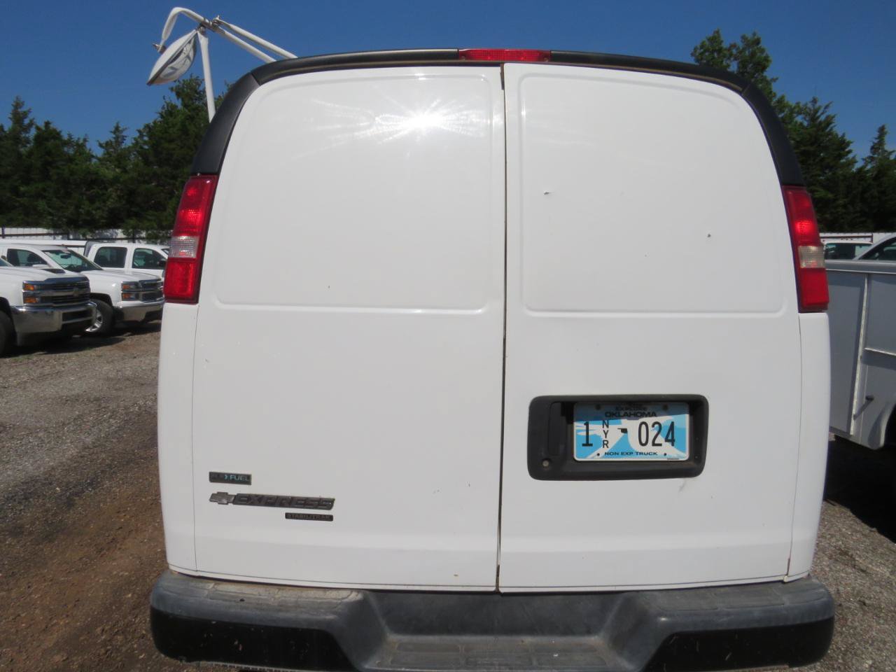 Used 2011 Chevrolet Express 2500 RWD image 5