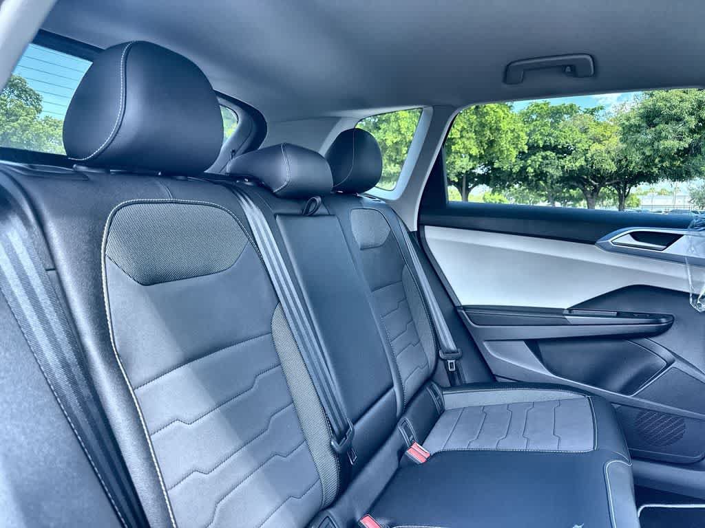 New 2026 Volkswagen Taos SE FWD image 26