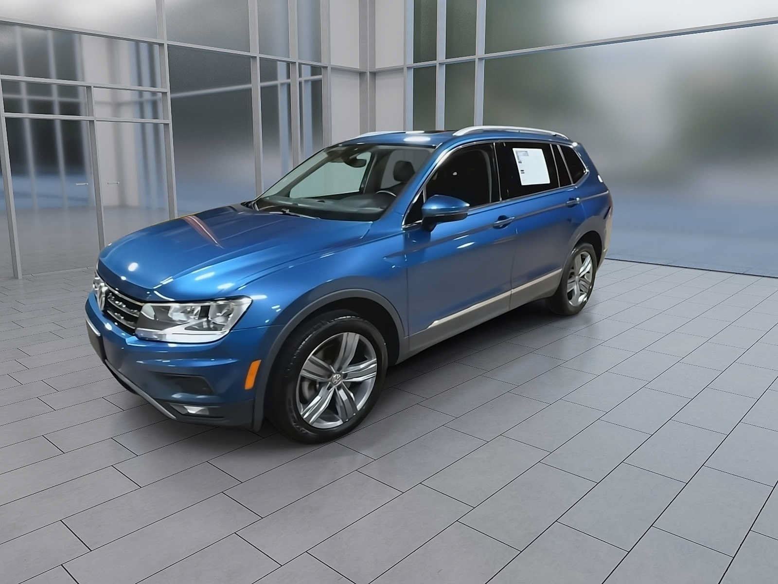 Used 2020 Volkswagen Tiguan SEL AWD/4WD image 4