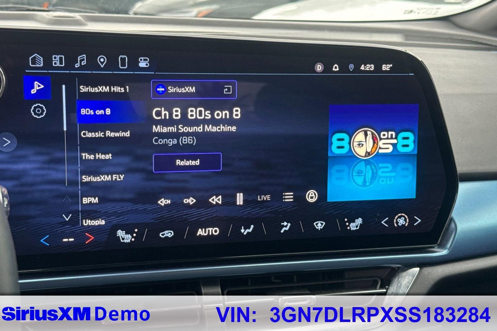 Used 2025 Chevrolet Equinox EV LT w/ Convenience Package FWD image 52