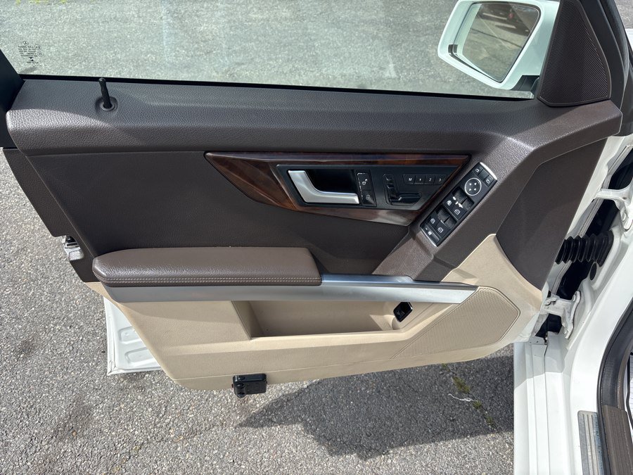 Used 2015 Mercedes-Benz GLK 350 4MATIC image 13