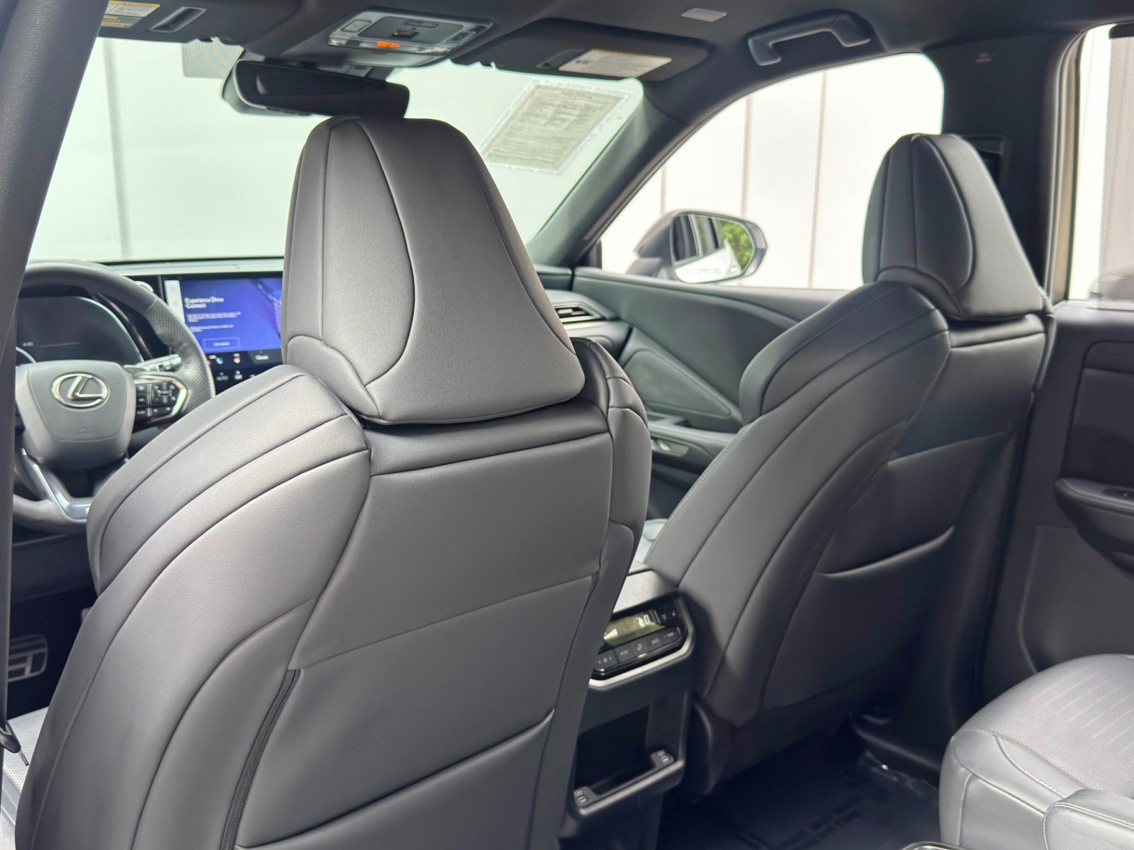 Used 2024 Lexus TX 500h AWD w/ Technology Package image 34