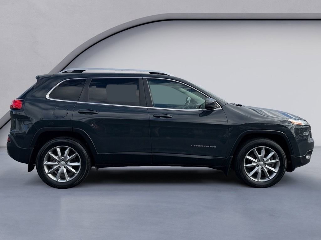 Used 2018 Jeep Cherokee Limited image 6