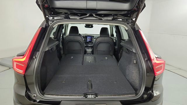 Used 2025 Volvo XC40 B5 Plus w/ Protection Package Premier AWD/4WD image 41