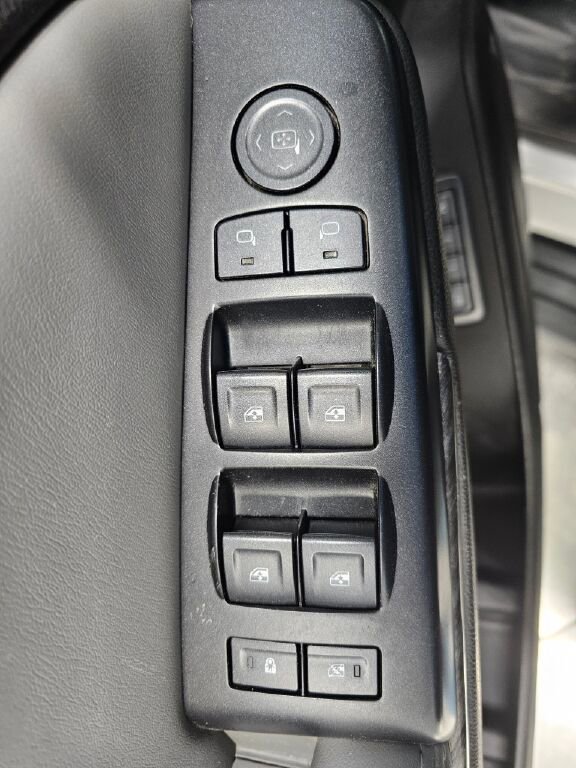 Used 2015 Chevrolet Suburban LT AWD/4WD image 29