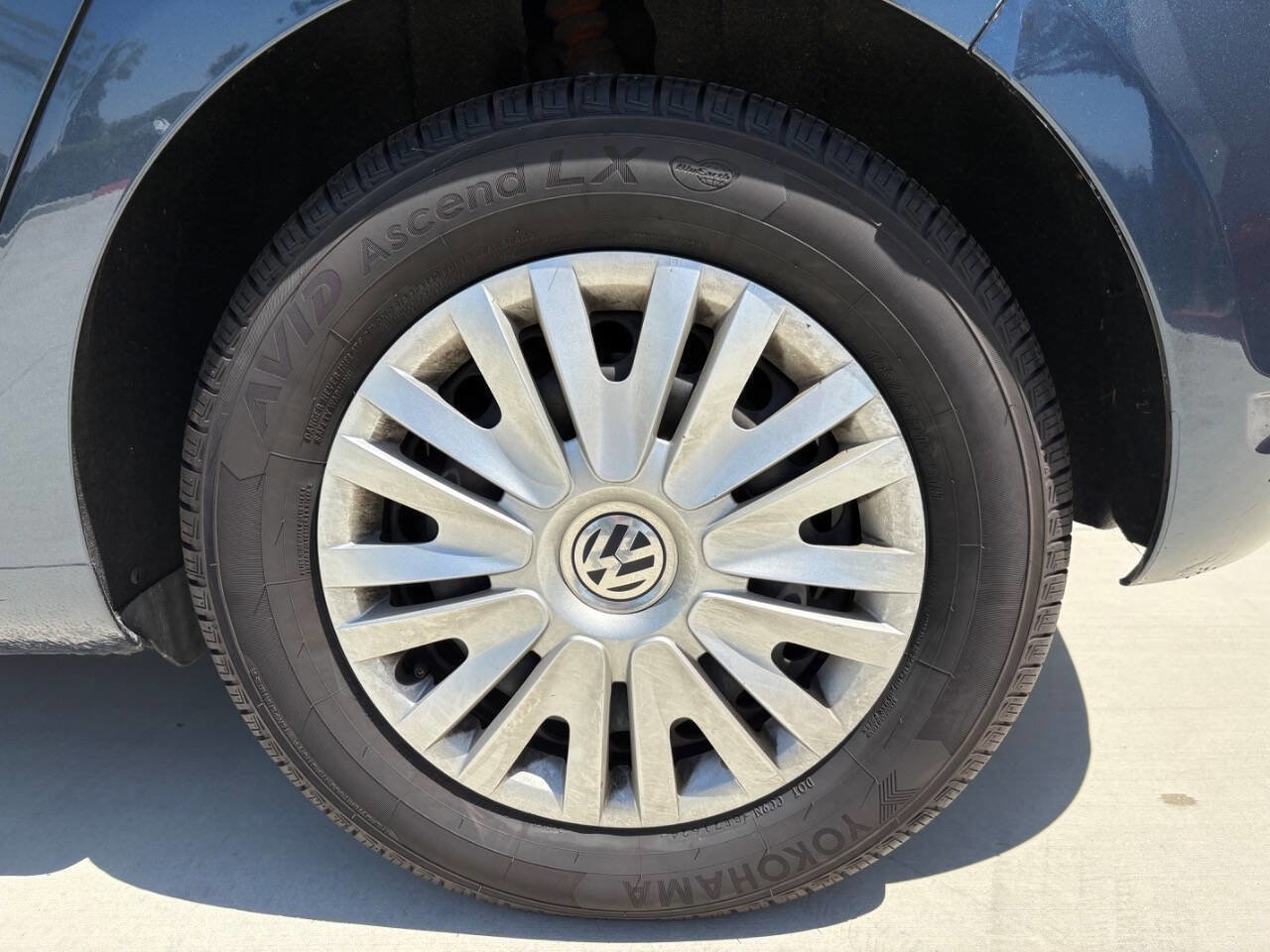 Used 2013 Volkswagen Golf 4-Door FWD image 29
