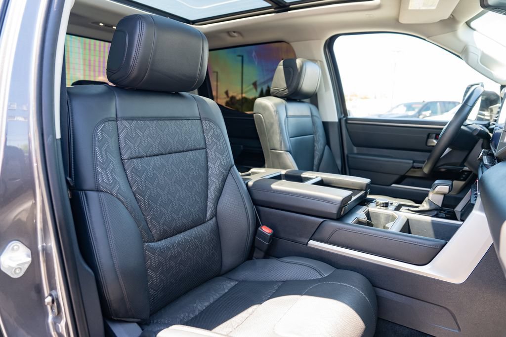 Used 2024 Toyota Tundra Limited AWD/4WD image 31