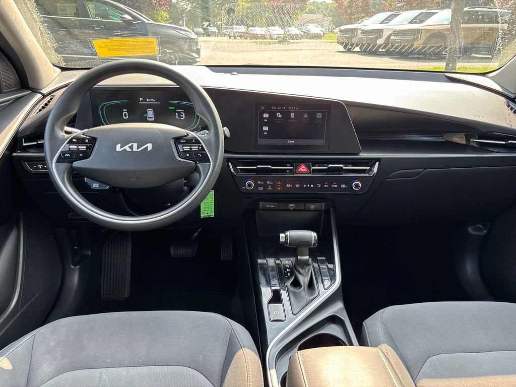 Certified 2023 Kia Niro LX FWD image 11