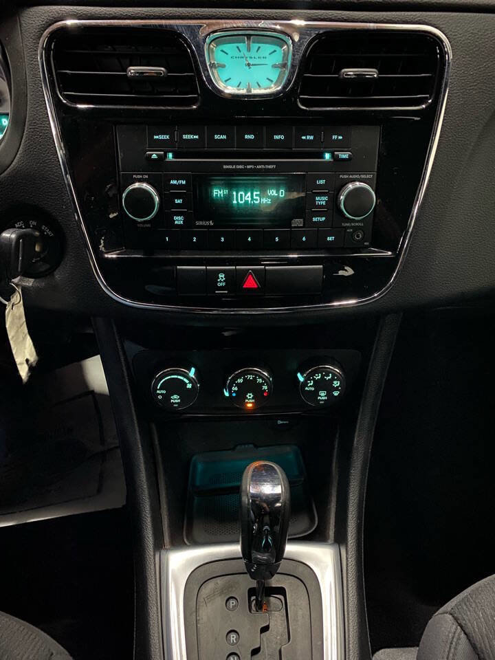 Used 2014 Chrysler 200 Touring image 19