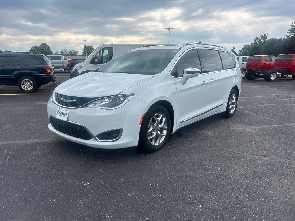 Certified 2018 Chrysler Pacifica Limited w/ Advanced Safetytec Group FWD image 5