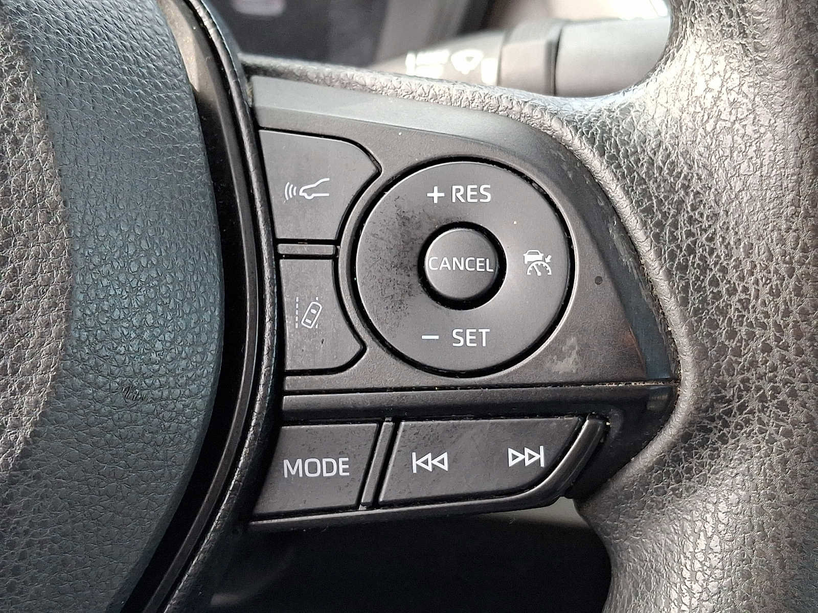 Used 2020 Toyota Corolla LE w/ LE Convenience Package FWD image 17