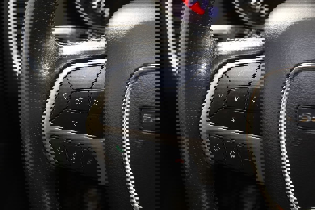 Used 2019 Dodge Durango SXT image 32