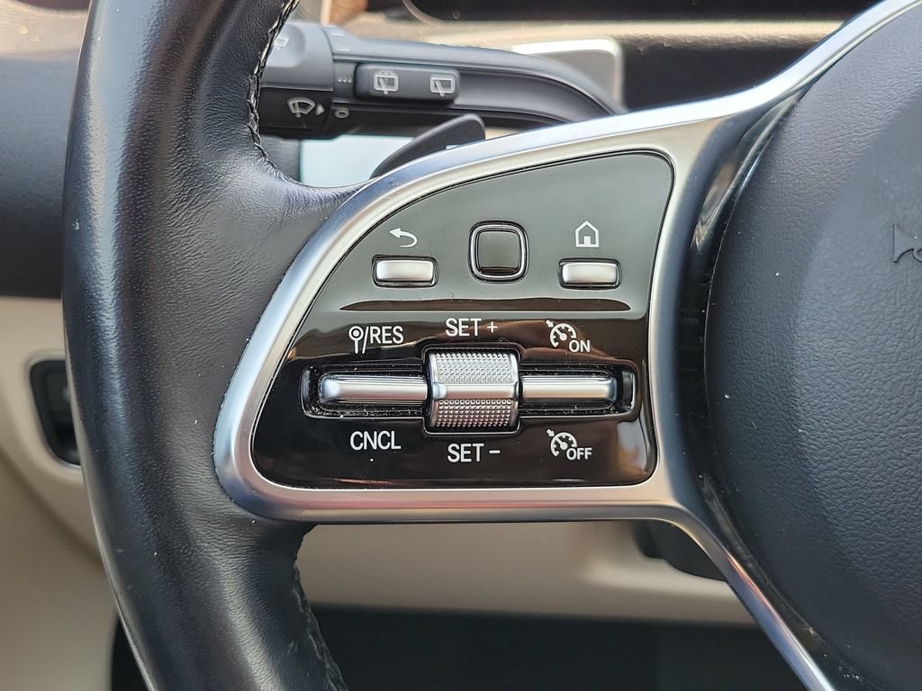 Used 2023 Mercedes-Benz EQB 300 4MATIC w/ Pinnacle Package image 30