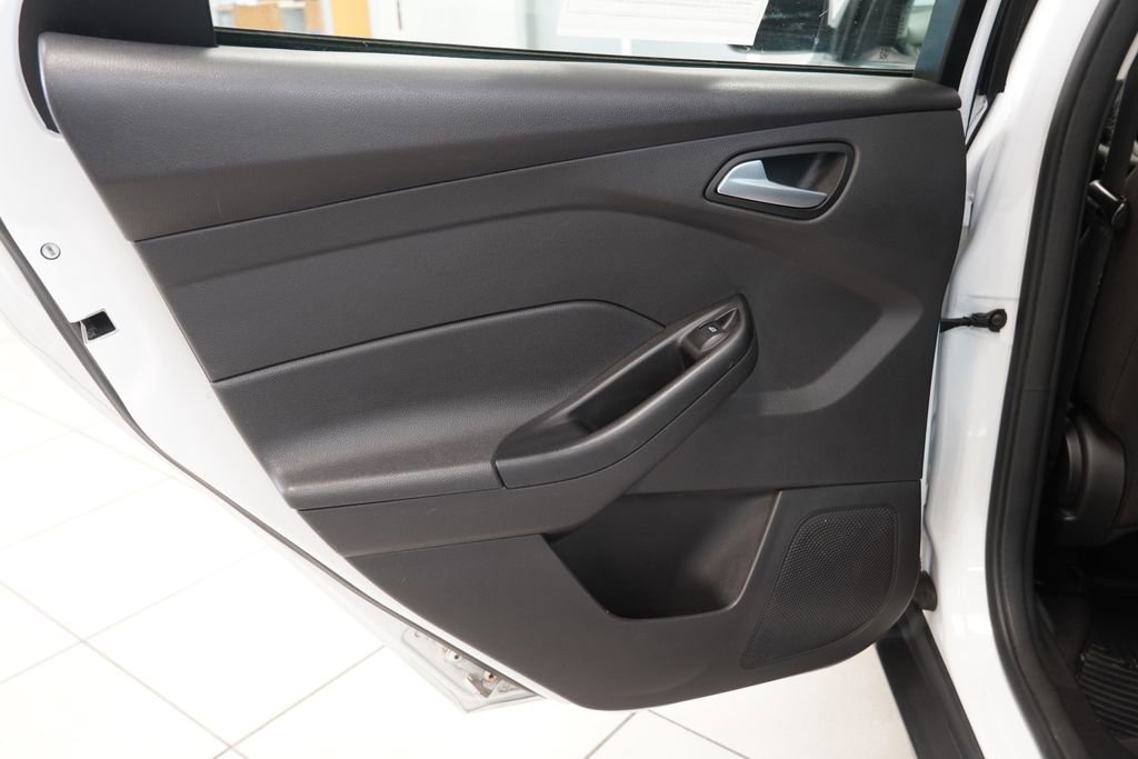 Used 2015 Ford Focus SE FWD image 24