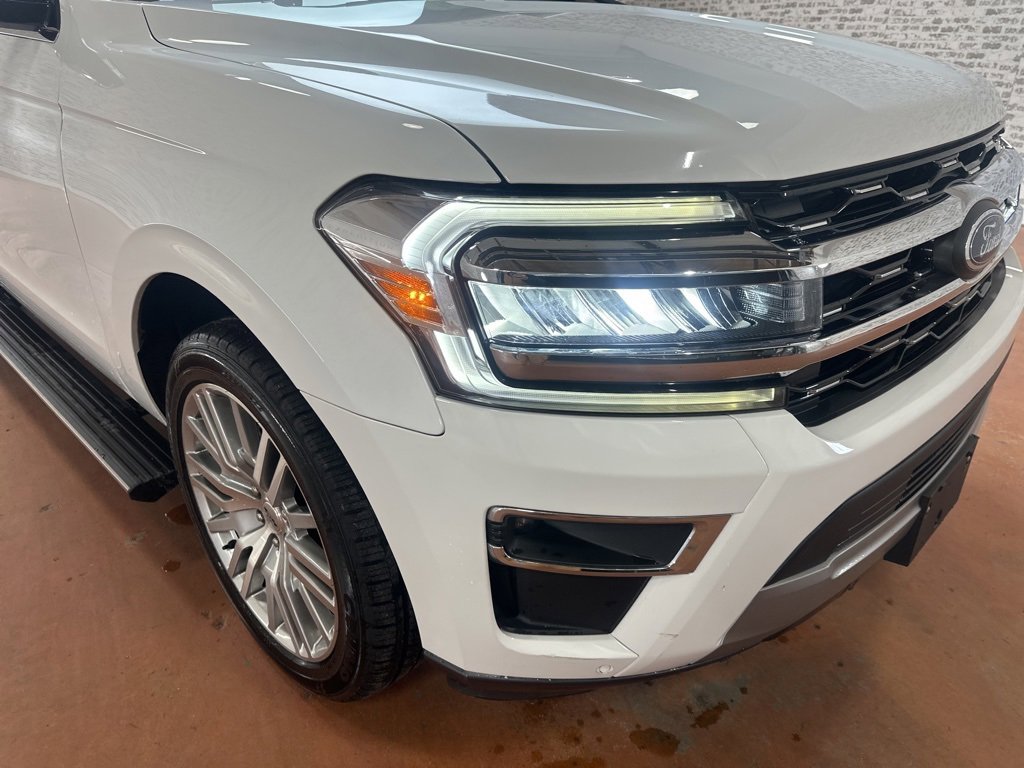 Used 2024 Ford Expedition Limited image 9