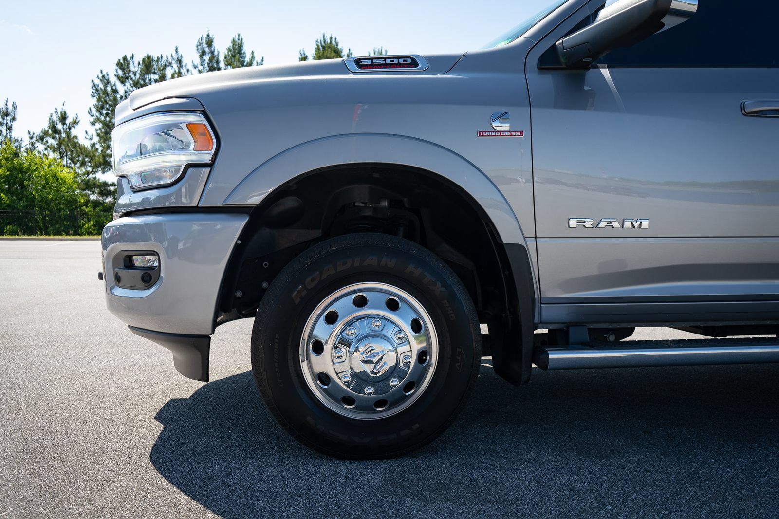 Used 2022 RAM 3500 Laramie AWD/4WD image 4