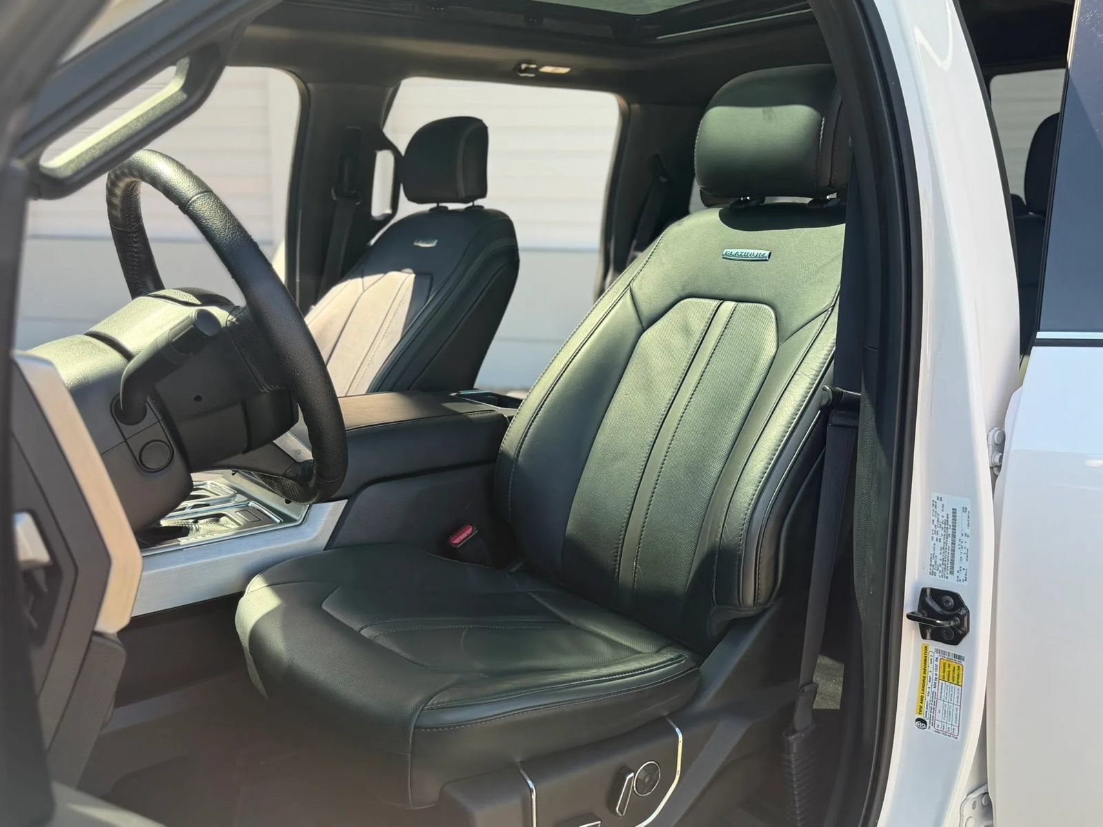 Used 2016 Ford F150 Platinum w/ Equipment Group 701A Luxury AWD/4WD image 20