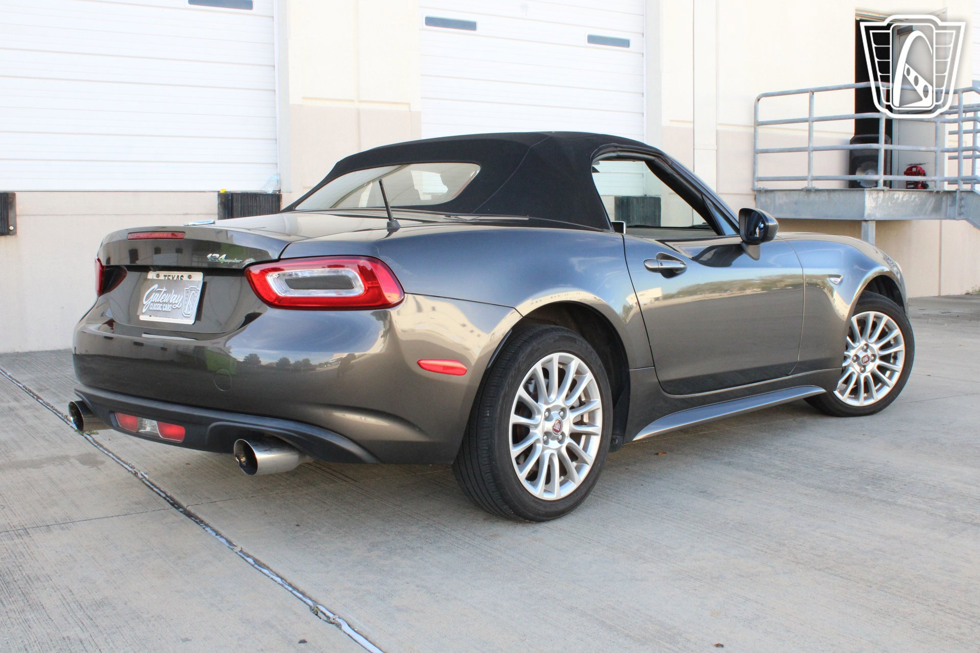 Used 2017 FIAT 124 Spider Classica image 24