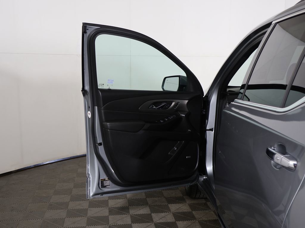 Used 2023 Chevrolet Traverse Premier AWD/4WD image 26